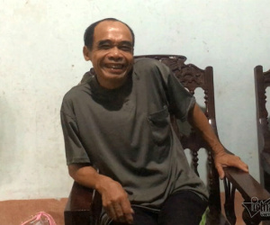 Đại gia đá đỏ đếm tiền cả ngày không hết giờ ra sao?