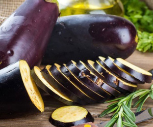 10 loại rau củ nấu không kỹ sẽ chứa độc tính hơn cả thạch tín