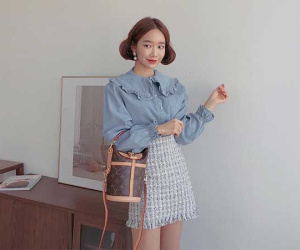Nếu muốn trẻ hóa phong cách mà vẫn ra dáng quý cô công sở chuyên nghiệp thì bạn đừng bỏ qua 5 items này