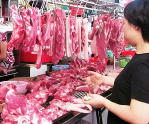 Nhiều tiểu thương ngưng bán thịt heo vì sức mua giảm