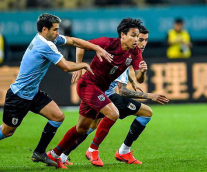 Thái Lan thảm bại trước Uruguay sau 90 phút vắt kiệt sức