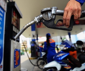 Doanh nghiệp kêu thiếu xăng để bán