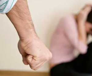 Sống thử mà anh đã đập đồ, bóp tay tôi khi lên cơn bực tức