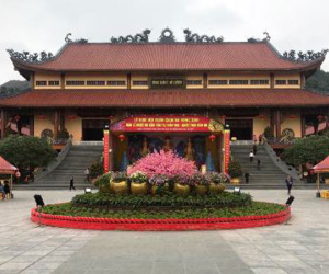 Chùa Ba Vàng vắng khách sau sai phạm 'thỉnh vong'