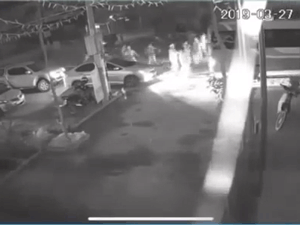 Video: Khoảnh khắc kinh hoàng khi chiếc xe khách lao thẳng vào đoàn đưa tang làm 7 người chết thảm