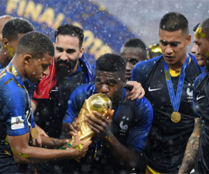 Báo châu Âu đưa tin Barca bán Umtiti cho Man Utd
