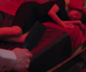 Seungri vừa bị buộc tội phát tán ảnh sex, phim bóc phốt showbiz đài SBS tung ngay tập dán mác 19+!