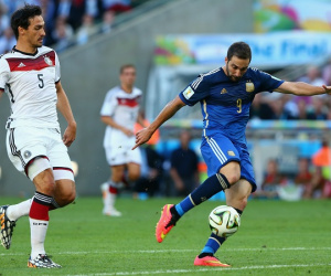 Higuain bất ngờ chia tay ĐT Argentina sau gần 10 năm cống hiến