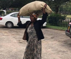 Làm việc tốt, được tỷ phú giàu nhất Zimbabwe tặng nhà, 1.000 USD/tháng
