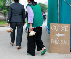 Nhà có cỗ sẽ bị xử phạt nếu để khách ăn cỗ lấy phần