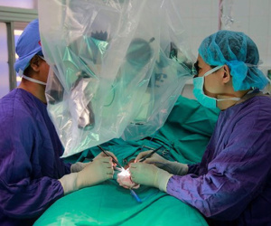 Thanh niên nghịch dại tự bẻ gãy 'của quý'