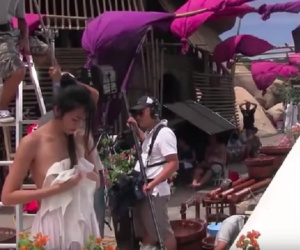 Cảnh Tăng Thanh Hà vô tư thay áo, suýt lộ ngực ở 'Mỹ nhân kế' bất ngờ bị 'đào mộ' gây xôn xao