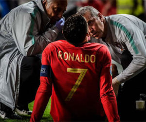 Allegri thừa nhận Ronaldo khó kịp trở lại trận gặp Ajax