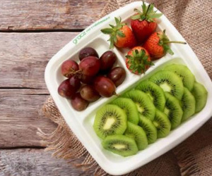 Sau lá chuối, siêu thị dùng hộp làm từ bã mía, túi ngô đựng thực phẩm