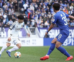 Công Phượng lần đầu đá chính trong màu áo Incheon United