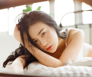 Phương Oanh 'Quỳnh búp bê' khoe vẻ nóng bỏng ở tuổi 30