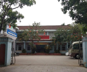 Dùng cán chổi đánh phụ nữ, Phó chủ tịch phường bị kỉ luật