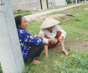 Người phụ nữ lao vào cứu bé trai 7 tuổi bị đàn chó điên cắn tử vong: ‘Tôi có lao vào ôm thằng bé chắc cũng bị chúng cắn chết'