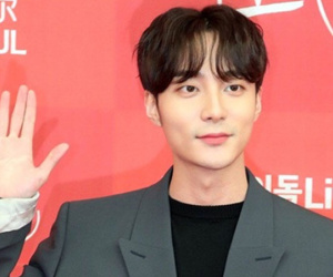 Roy Kim chính thức bị buộc tội phát tán ảnh sex bất hợp pháp, bị xoá khỏi profile gia đình trên Naver