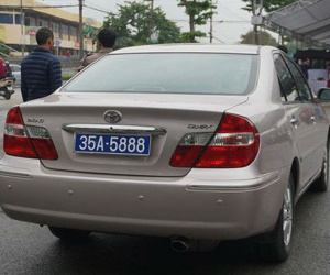 Vụ xe ô tô công đeo 2 biển số tại Ninh Bình: Đề nghị thu hồi một biển kiểm soát