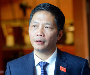 Bộ Công Thương công khai 3 cán bộ bị kỷ luật vì vụ xe biển xanh