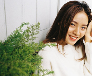 Hoa khôi ĐH Sài Gòn là gương mặt quen thuộc của làng look book