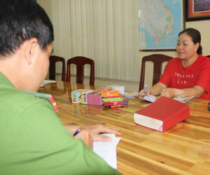 Tạm giữ 1 phụ nữ cho gần 1.900 người vay nặng lãi