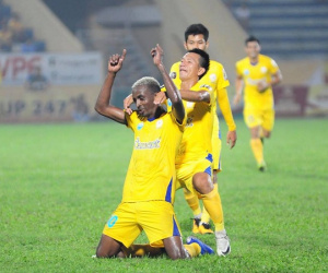 Đánh bại Nam Định ngay tại Thiên Trường, Khánh Hòa có 3 điểm đầu tiên tại V.League 2019