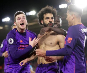 Xé lưới Southampton, Salah xô đổ kỷ lục của Torres tại Liverpool