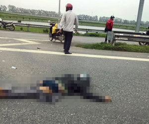 Cha mẹ đưa em gái đi khám bệnh bị tai nạn tử vong, 2 anh em sinh đôi 5 tuổi côi cút
