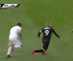 VIDEO: Wayne Rooney nhận thẻ đỏ trực tiếp sau pha vào bóng kinh hoàng