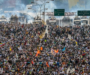 Hàng chục nghìn người tập trung biểu tình chống chính quyền Venezuela