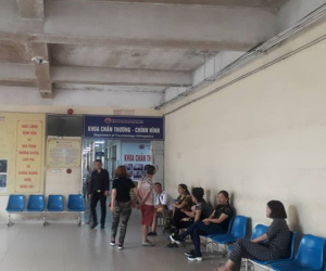 Mẹ nữ sinh bị đánh hội đồng ở Hạ Long: 'L. nói từng đánh nhau với đàn em của nhóm kia nhưng đã xin lỗi rồi, không ngờ giờ lại bị đánh như vậy'