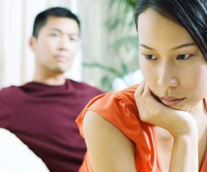 Kỷ niệm ngày cưới, vợ cay đắng phát hiện chồng làm 'trai bao'