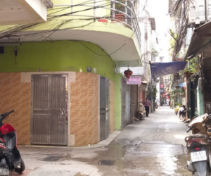 Hà Nội: Hai bé gái 5 và 11 tuổi bị người đàn ông lạ dụ vào ngõ vắng để xâm hại, người mẹ đau đớn cầu cứu