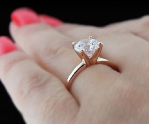 Ức chế lên xin chị em hiến kế để trị bà chị dâu trộm cắp, em chồng sững sờ khi bị ném đá ngược