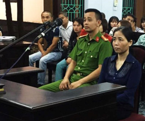 Phạt nữ y sĩ làm lây sùi mào gà 10 năm tù, bồi thường 2,2 tỉ
