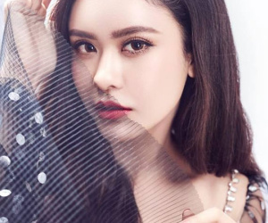 Trương Quỳnh Anh quá đẹp trong chiếc váy mỏng như sương tưởng như nhìn thấu tất cả