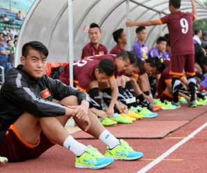 Cựu sao U23 Việt Nam chấn thương nghỉ 3 tuần, HAGL lo sốt vó với bài toán ở hàng phòng ngự