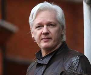 Ông chủ WikiLeaks ra tòa ở London