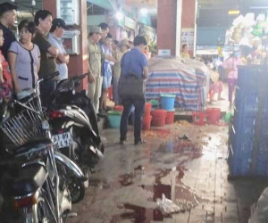 Vác dao truy sát tình nhân giữa chợ vì nghi có người khác