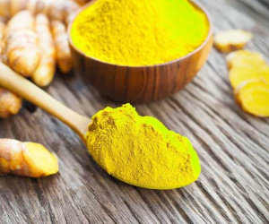 Dùng bột nghệ sai cách, nhiều người rước bệnh vào thân