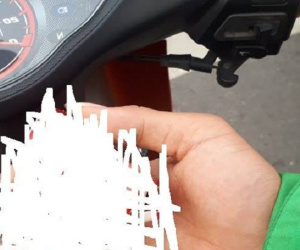 Gặp lại người cũ khi đi giao bao cao su cho khách, shipper bối rối không biết xử lý thế nào khi nhận được tin nhắn của nàng