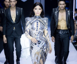 Minh Tú sexy trong show diễn của Chung Thanh Phong