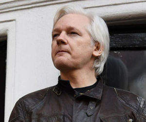 Ông trùm WikiLeaks giàu thế nào?