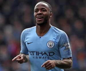 Clip: Sterling lập cú đúp, Man City tạo sức ép ngàn cân lên Liverpool