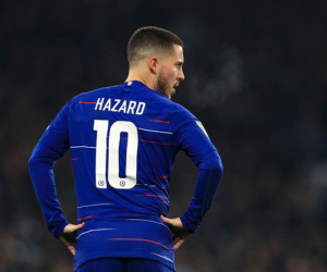 Tại sao Chelsea cần bán Hazard cho Real càng nhanh càng tốt?