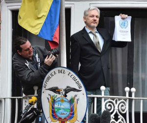 Từ vị khách được bảo vệ, ông trùm WikiLeaks đã 'thất sủng' thế nào?