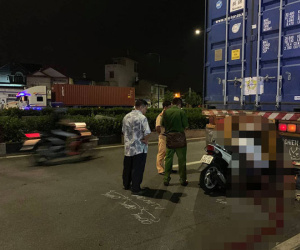 Xe máy cắm đầu vào đuôi xe container, nam thanh niên chết thảm