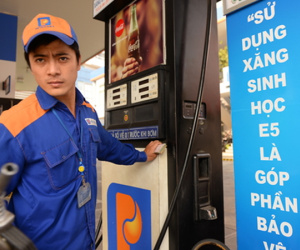 Giá xăng trước áp lực tiếp tục tăng giá